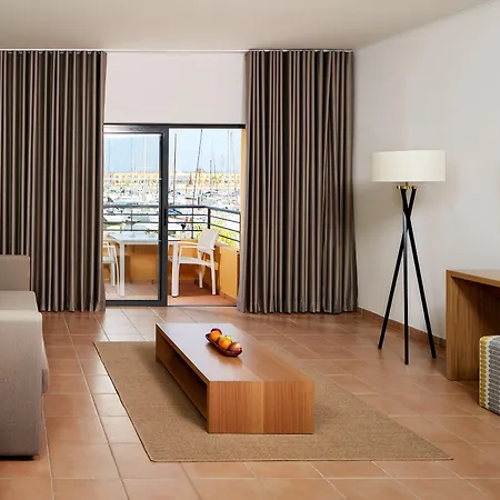 Nh Marina Ξενοδοχείο 4*