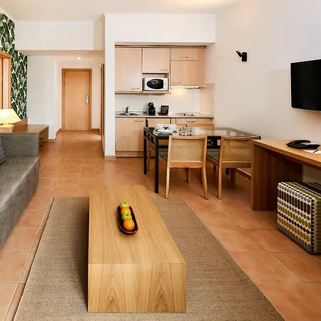 Nh Marina Hotell