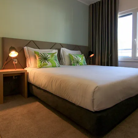 Otel Nh Marina 4*