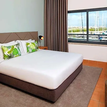 Nh Marina Hotel