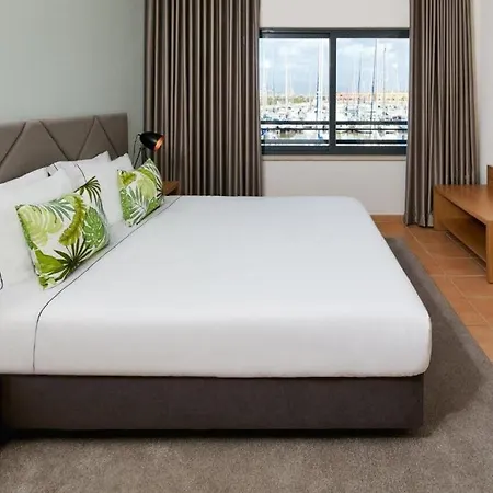 Nh Marina Hotell