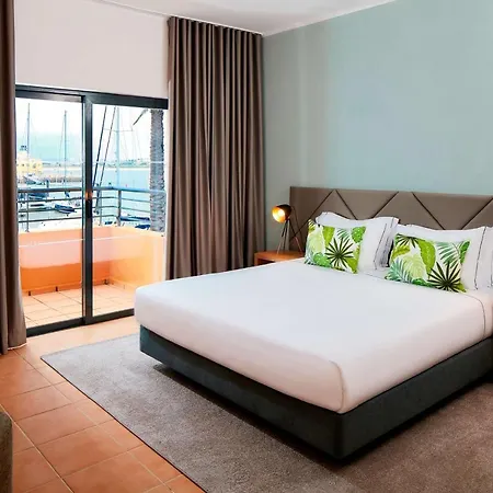 Hotel Nh Marina 4*