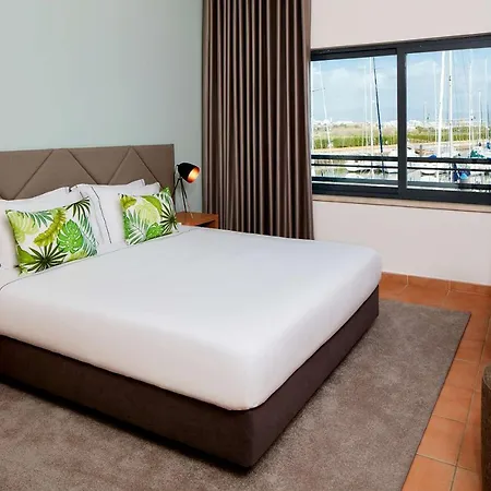 Nh Marina Hotel