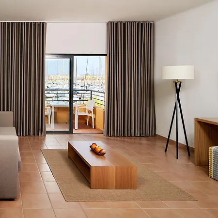 Nh Marina Hotel 4*